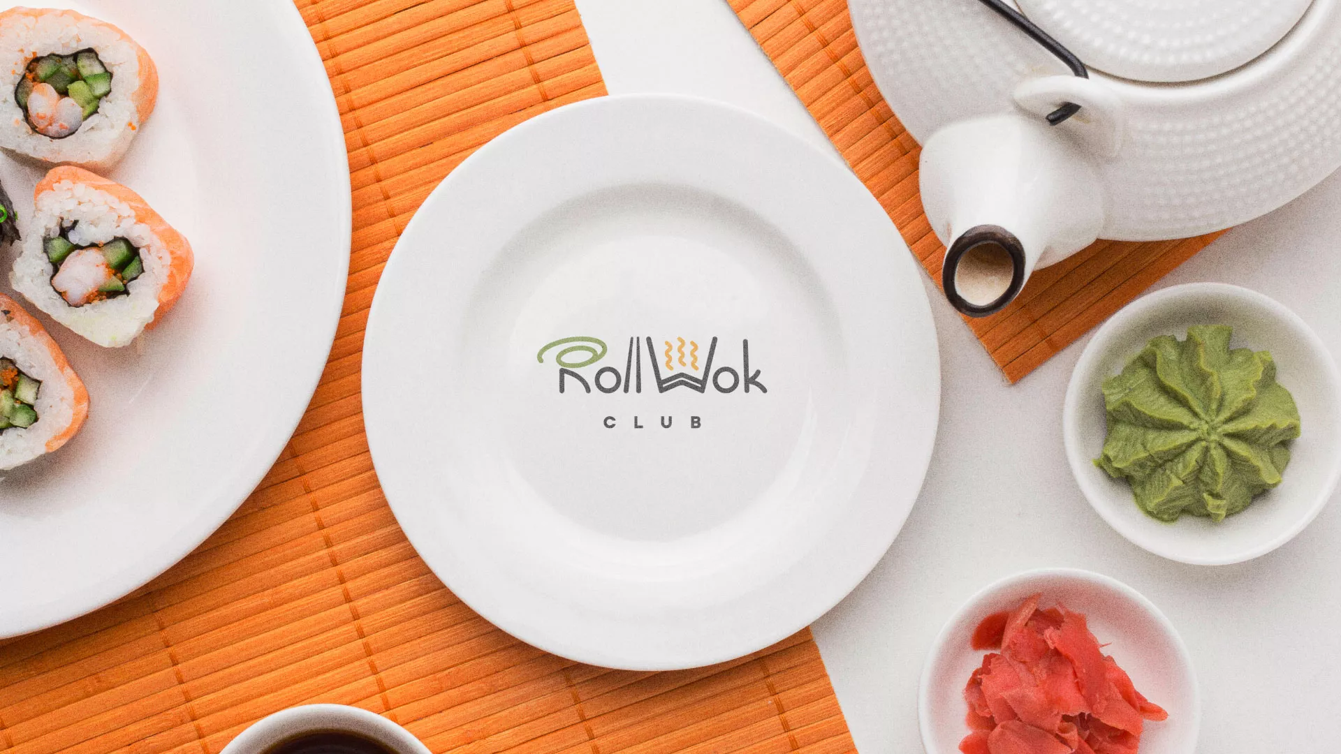Разработка логотипа и фирменного стиля в Красавино для суши-бара «Roll Wok Club» Разработка логотипа и фирменного стиля в Красавино для суши-бара «Roll Wok Club»